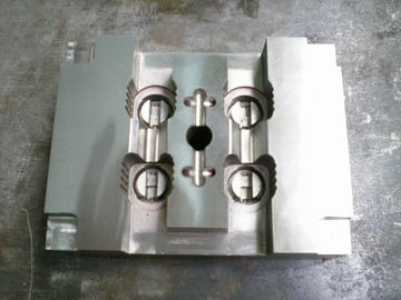 Hardened Plastic Injection Molding Tooling For Parting Line Lock Insulation Plate